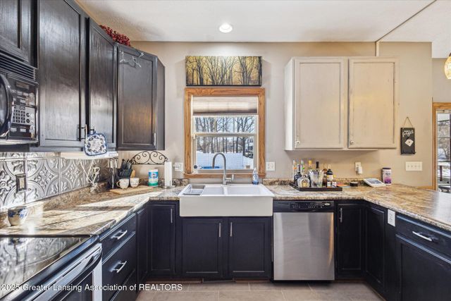 11610 Hibiscus Lane, Grand Ledge, MI 48837