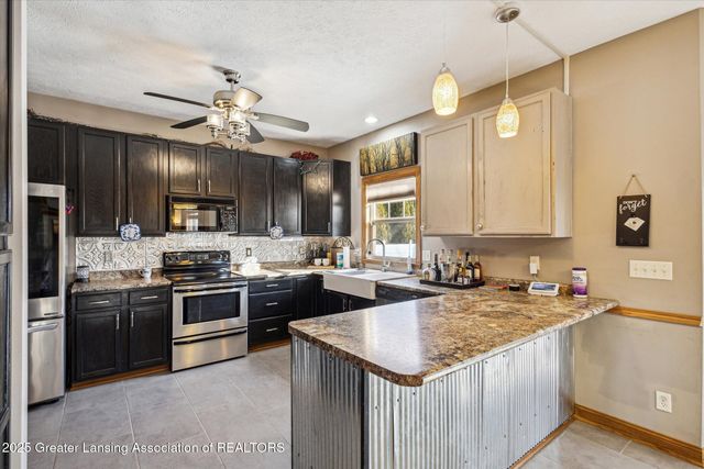 11610 Hibiscus Lane, Grand Ledge, MI 48837