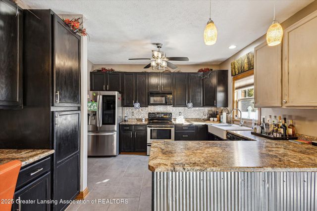 11610 Hibiscus Lane, Grand Ledge, MI 48837