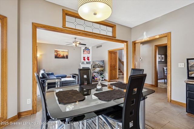 11610 Hibiscus Lane, Grand Ledge, MI 48837