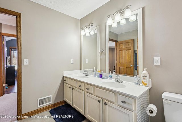 11610 Hibiscus Lane, Grand Ledge, MI 48837