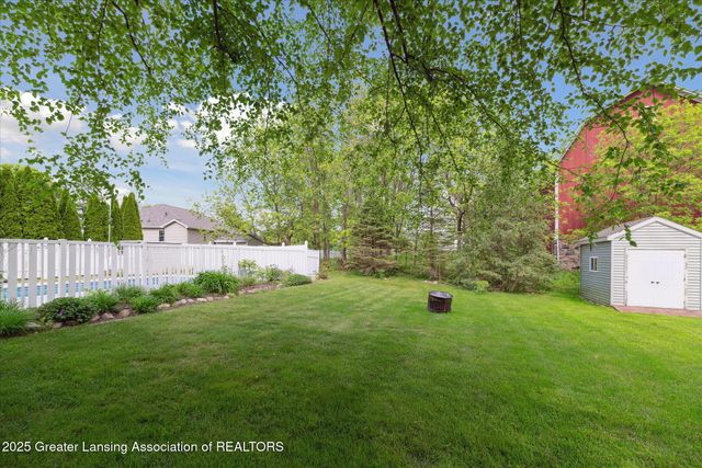 11610 Hibiscus Lane, Grand Ledge, MI 48837