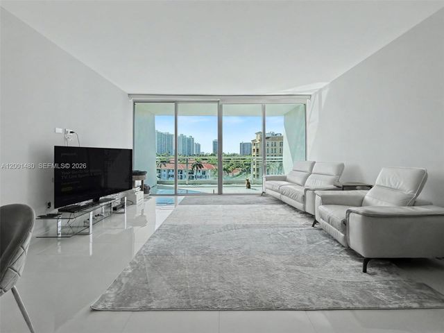 2950 NE 188th St 435, Aventura, FL 33180