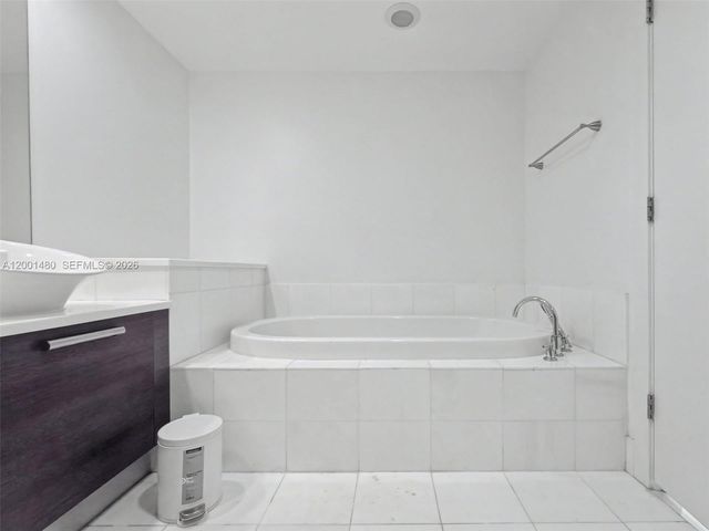 2950 NE 188th St 435, Aventura, FL 33180