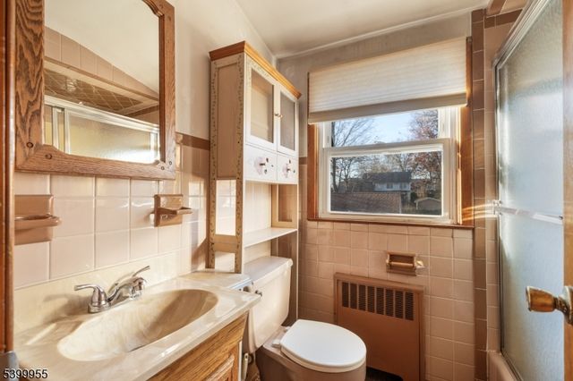 45 Lexington Blvd, Clark Twp., NJ 07066