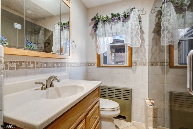 45 Lexington Blvd, Clark Twp., NJ 07066