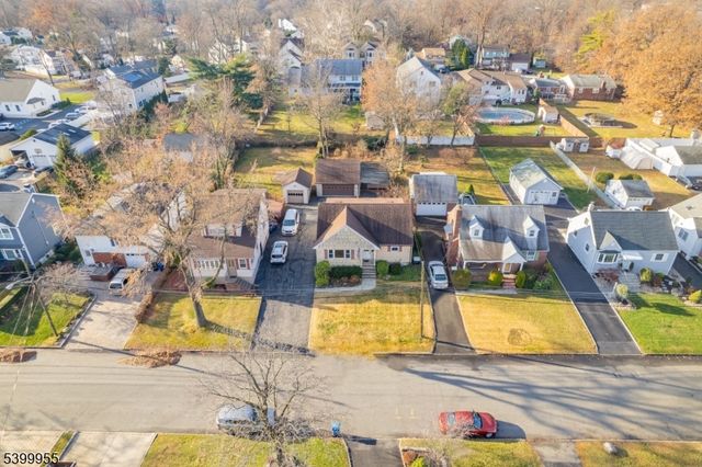 45 Lexington Blvd, Clark Twp., NJ 07066