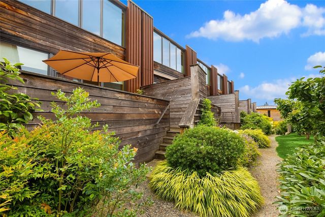 368 Wills Lane NW, Bainbridge Island, WA 98110