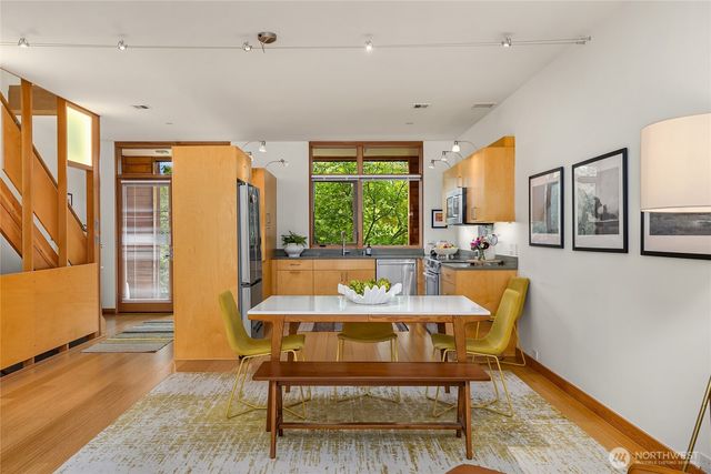 368 Wills Lane NW, Bainbridge Island, WA 98110
