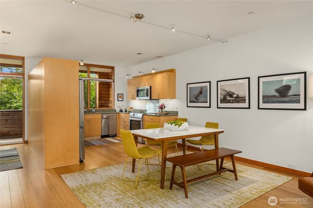 368 Wills Lane NW, Bainbridge Island, WA 98110