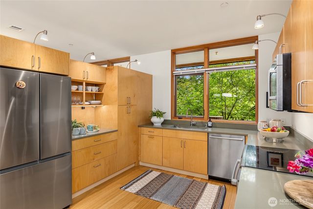 368 Wills Lane NW, Bainbridge Island, WA 98110