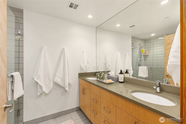 368 Wills Lane NW, Bainbridge Island, WA 98110