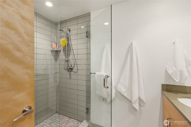 368 Wills Lane NW, Bainbridge Island, WA 98110
