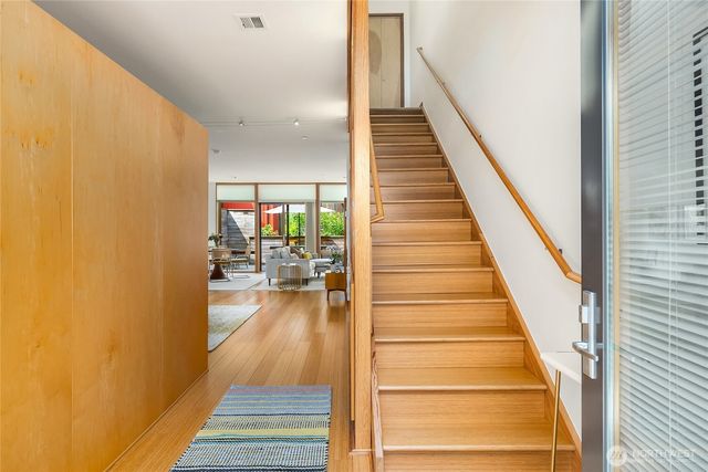 368 Wills Lane NW, Bainbridge Island, WA 98110