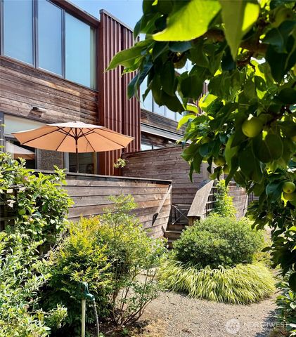 368 Wills Lane NW, Bainbridge Island, WA 98110