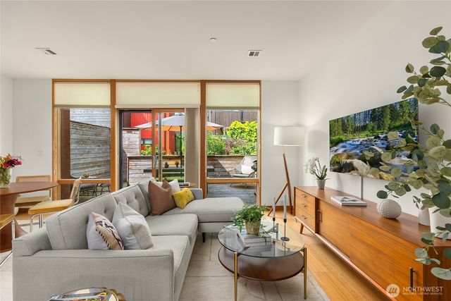 368 Wills Lane NW, Bainbridge Island, WA 98110