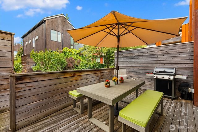 368 Wills Lane NW, Bainbridge Island, WA 98110