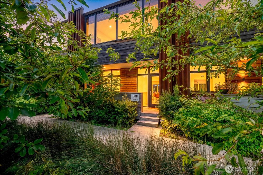 368 Wills Lane NW, Bainbridge Island, WA 98110
