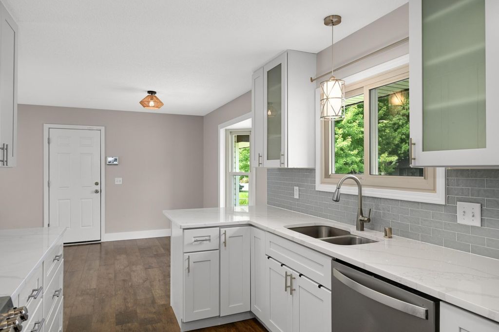 13712 E Wellington Crescent, Burnsville, MN 55337 — photo 5