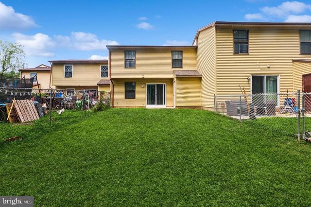 46 HAMPSHIRE RD, Sicklerville, NJ 08081