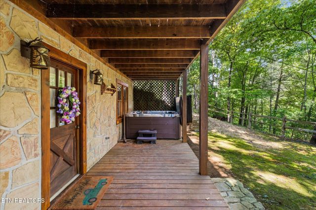 2820 Old Country Way, Sevierville, TN 37862