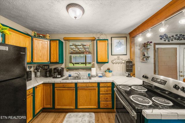 2820 Old Country Way, Sevierville, TN 37862
