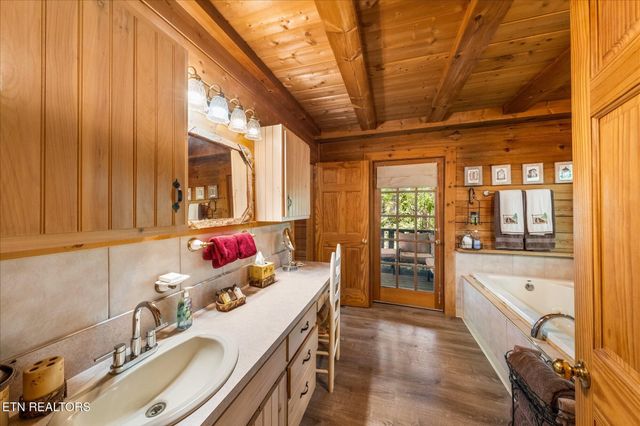 2820 Old Country Way, Sevierville, TN 37862