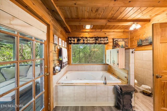 2820 Old Country Way, Sevierville, TN 37862