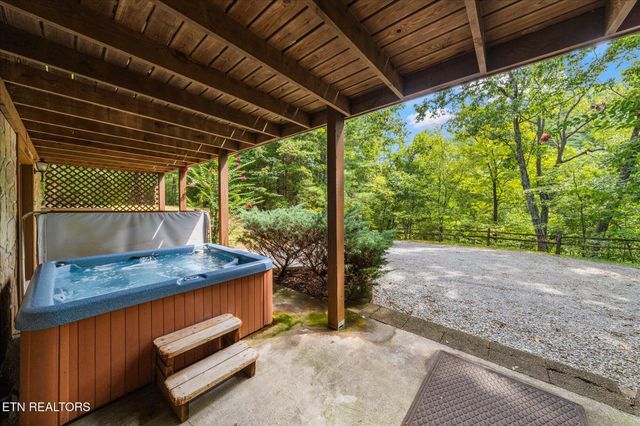 2820 Old Country Way, Sevierville, TN 37862