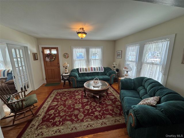 8 Maiden Lane, Port Jervis, NY 12771