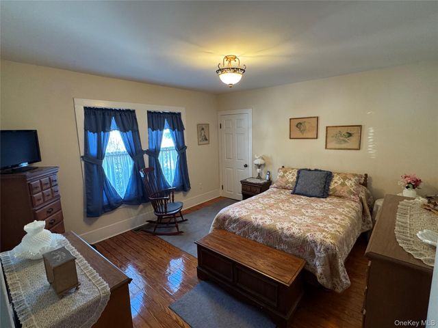 8 Maiden Lane, Port Jervis, NY 12771