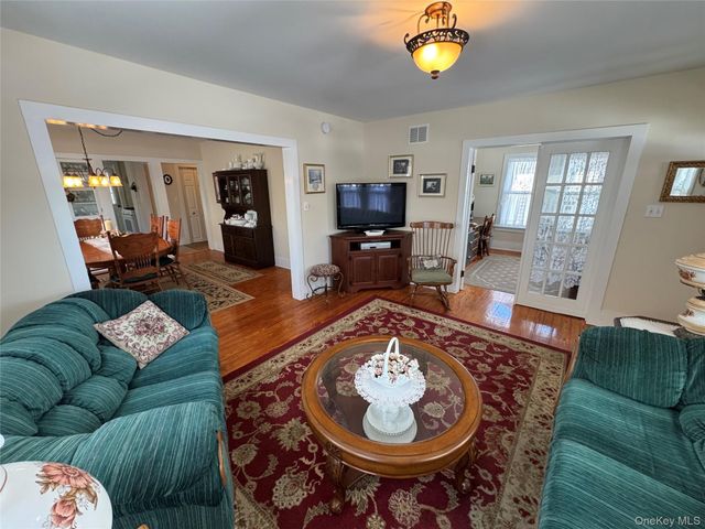 8 Maiden Lane, Port Jervis, NY 12771