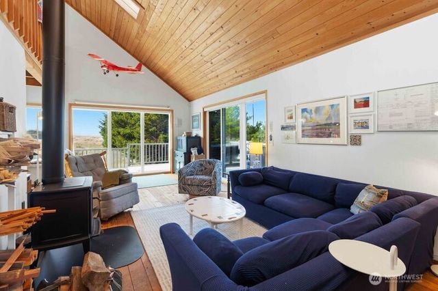 10911 Pacific Way, Long Beach, WA 98631