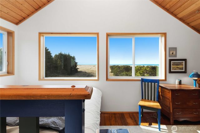 10911 Pacific Way, Long Beach, WA 98631