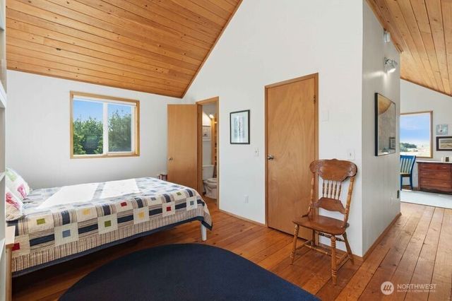 10911 Pacific Way, Long Beach, WA 98631