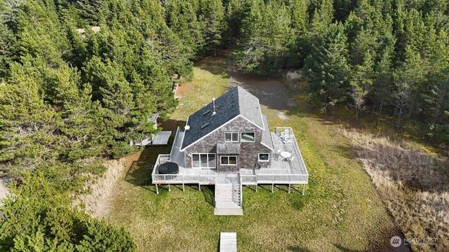 10911 Pacific Way, Long Beach, WA 98631