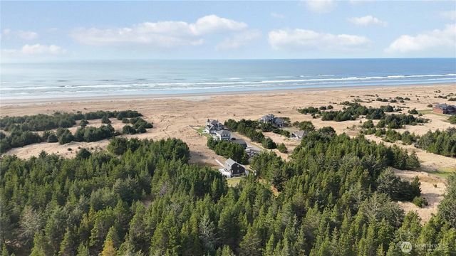 10911 Pacific Way, Long Beach, WA 98631