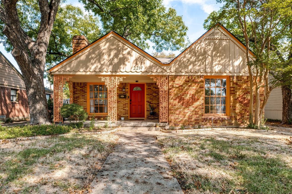 2219 Carnes Street, Dallas, TX 75208 — exterior