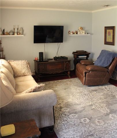 226 E Fairview Dr, Kingsville, TX 78363