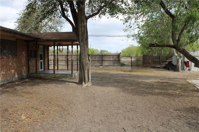 226 E Fairview Dr, Kingsville, TX 78363