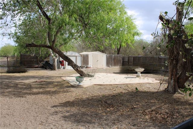 226 E Fairview Dr, Kingsville, TX 78363