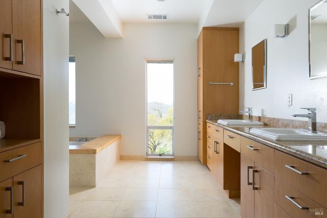 48 Longhorn Ridge Rd, Napa, CA 94558