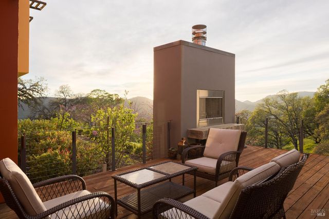 48 Longhorn Ridge Rd, Napa, CA 94558