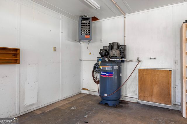 115 Birch Court, Fayetteville, GA 30214