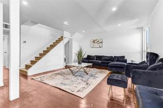 6155 Reseda Blvd 4, Tarzana, CA 91335