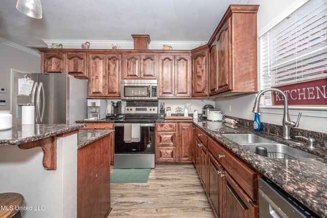 2504 Rue Beaux Chenes Central, Ocean Springs, MS 39564