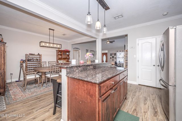 2504 Rue Beaux Chenes Central, Ocean Springs, MS 39564
