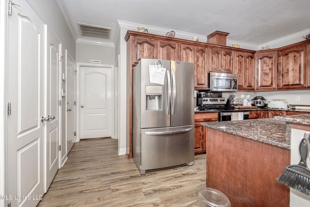 2504 Rue Beaux Chenes Central, Ocean Springs, MS 39564
