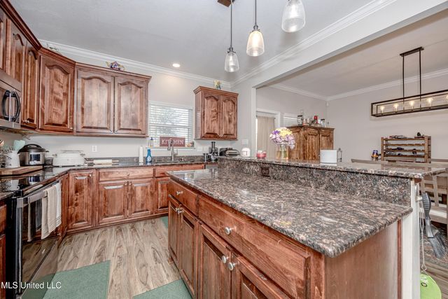 2504 Rue Beaux Chenes Central, Ocean Springs, MS 39564