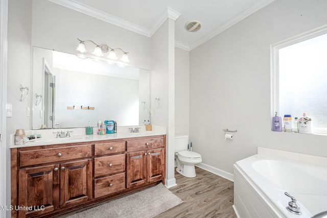 2504 Rue Beaux Chenes Central, Ocean Springs, MS 39564